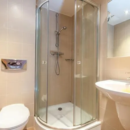 Spacious 3-bed Sleeps 6 And Parking * Dublino
